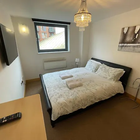 1 Bed Next To Train Station City Centre *