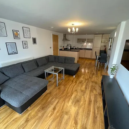 Apartment 1 Bed Next To Train Station City Centre