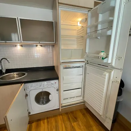 1 Bed Next To Train Station City Centre *