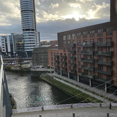 Apartment 1 Bed Next To Train Station City Centre *